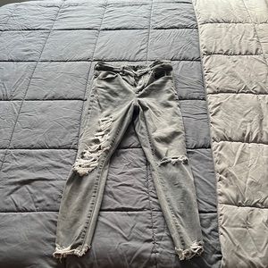 NEVER WORN size 2 AMERICAN EAGLE JEANS